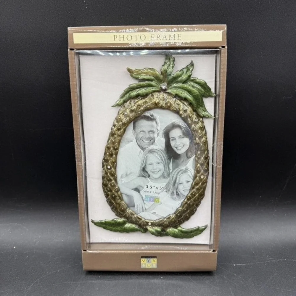 Vintage MYX Pineapple Picture Frame Gold 3.5x5 In Ornate Resin Home Decor